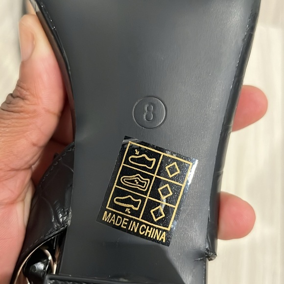 Journee Collection KEEFA Black Croc Print Point Toe Ankle Strap Pumps Size 8 - Picture 4 of 8